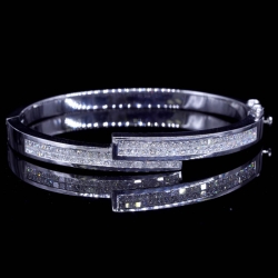 Princess Cut Invisible Set diamond Bangle