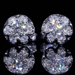 4.2-4.3mm Center Diamond Earrings Flower Design