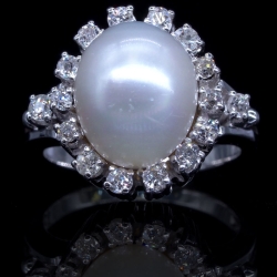 13.5mm Pearl Diamond Estate Ring