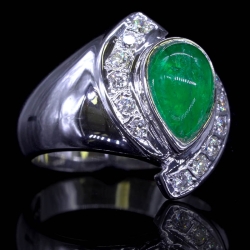 Estate Emerald Pear Cabochon Ring