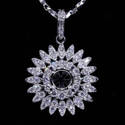 Sun flower design pendant - no center diamond